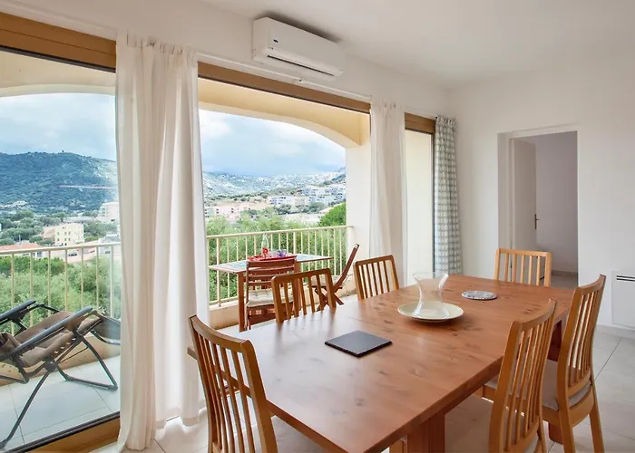 Alivi - Appt Climatise Avec Vue Et Montagne Apartment *