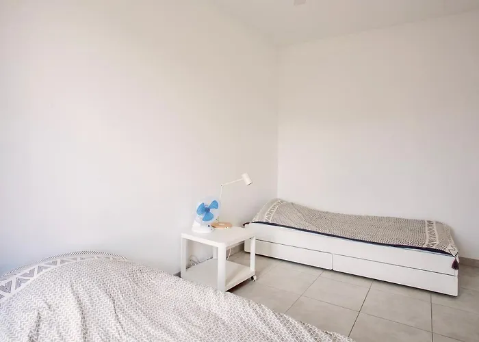 Alivi - Appt Climatise Avec Vue Et Montagne Apartment *
